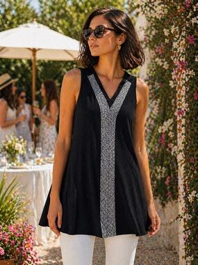 👚 Will Smith Black Sleeveless Embroidered V-Neck Blouse - Size Small 🌟